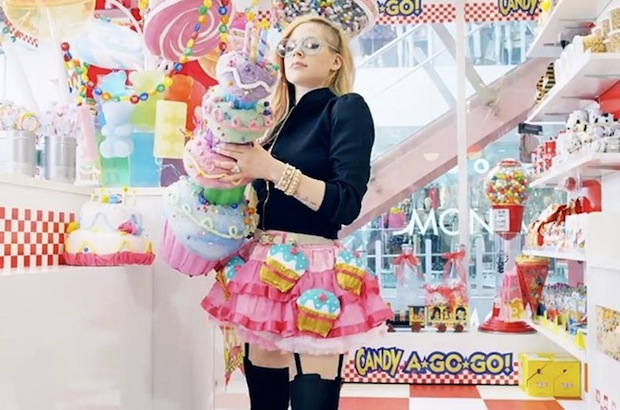 avril lavigne hello kitty music video