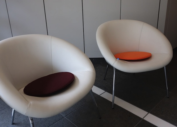 smart zabuton cushion chair seat smartphone check availability cafe restaurant