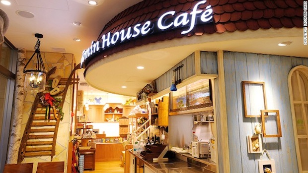 japan tokyo dome city laqua moomin cafe bakery anti-loneliness lonely customers diners eat alone characters