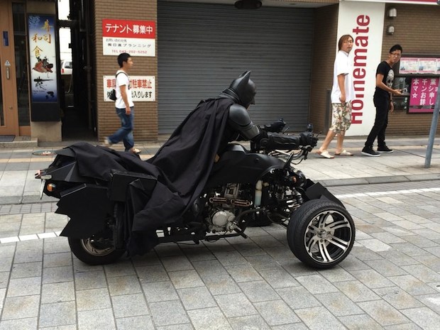 batman batpod chiba tokyo expressway highway cosplay driver japan