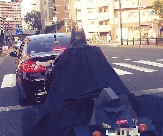 batman batpod chiba tokyo expressway highway cosplay driver japan