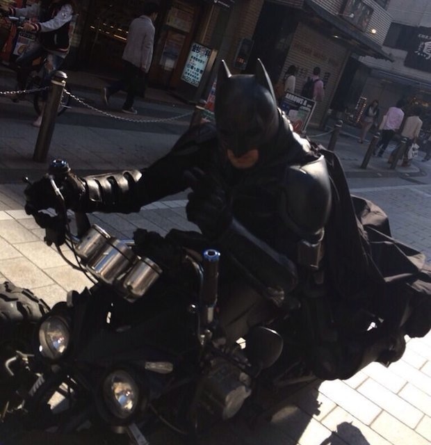 batman batpod chiba tokyo expressway highway cosplay driver japan