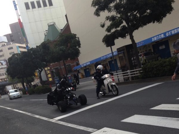 batman batpod chiba tokyo expressway highway cosplay driver japan