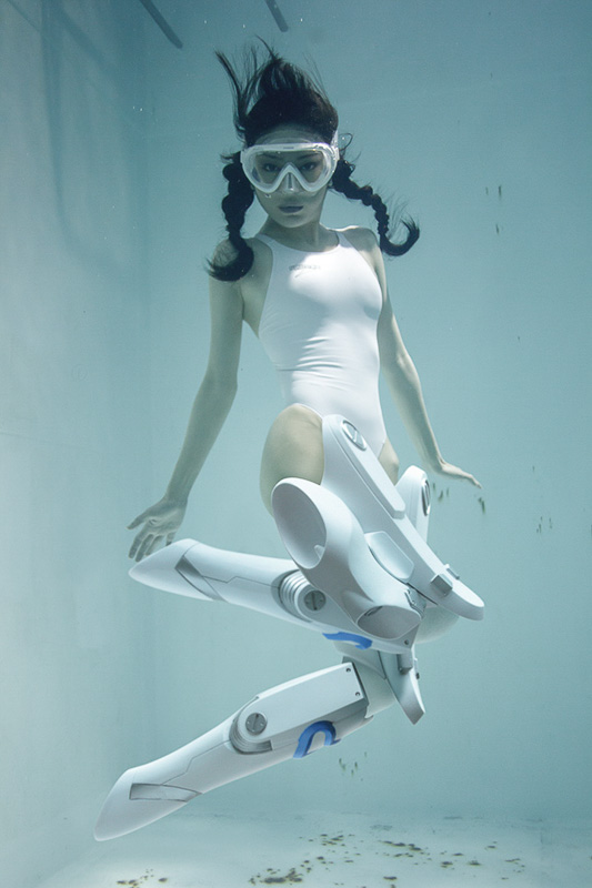 suichu niso underwater diving knee high socks girls shima risu yamaguchi manami model japanese photography book manabu koga