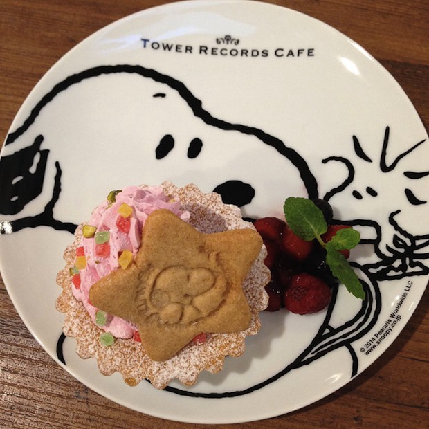 tower records shibuya snoopy woodstock ebisu cafe tokyo peanuts