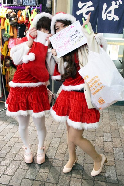 christmas eve japan tokyo shibuya santa cosplay