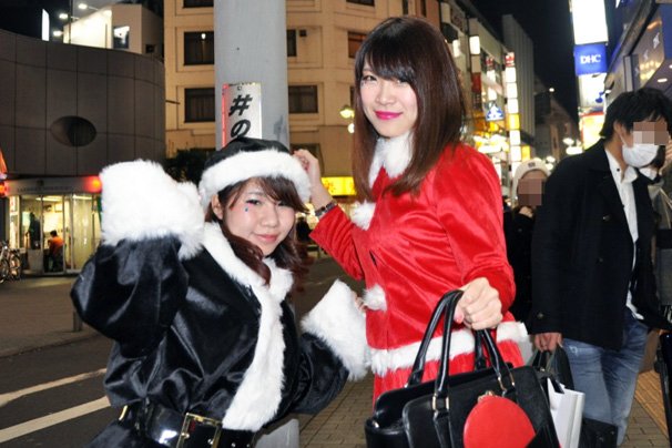 christmas eve japan tokyo shibuya santa cosplay