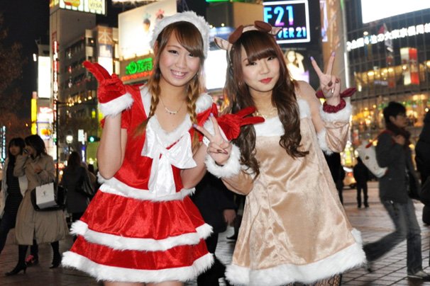 christmas eve japan tokyo shibuya santa cosplay