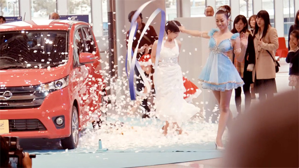 nissan flash dress-up ad dayz cinderella