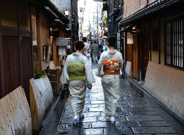 omotenashi kimono experience japan try traditional clothes tokyo