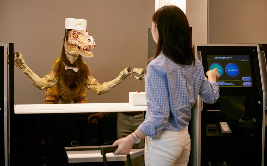 henn na hotel weird strange nagasaki sasebo japan robots dinosaur