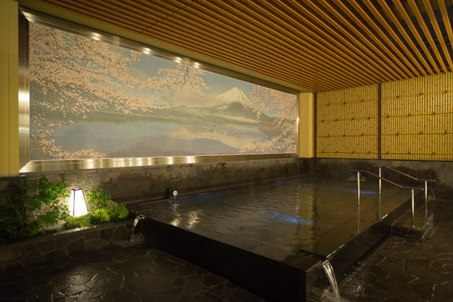 Thermae yu hot spring bath spa opens in Kabukicho to clean 