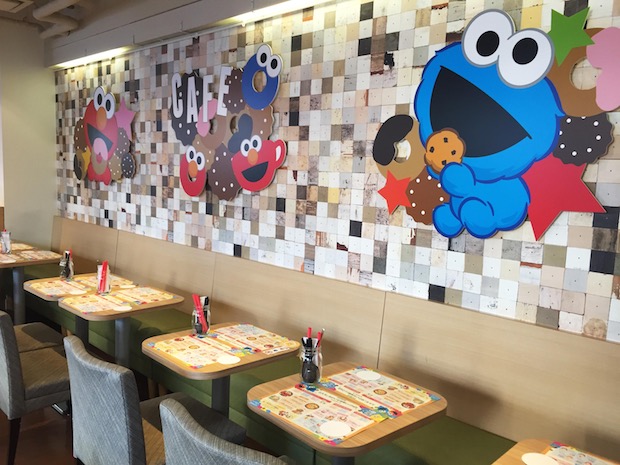 elmo harajuku sesame street cafe restaurant tokyo themed japan