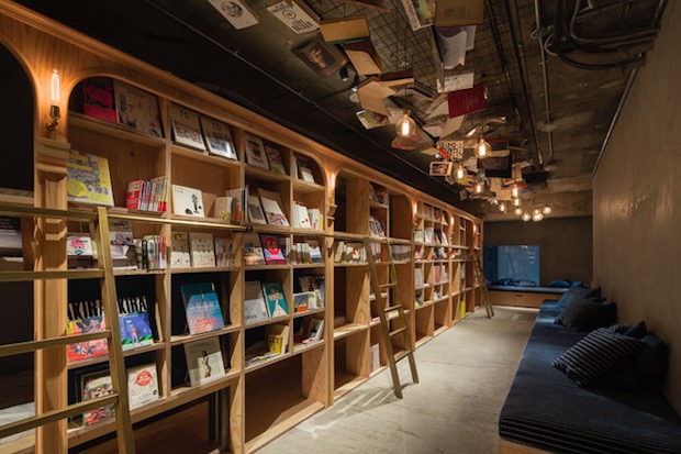 book and bed hostel hotel tokyo kyoto bookstore shop