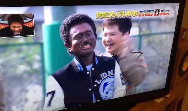 blackface japan gaki no tsukai comedian comedy masatoshi hamada new years eve tv television show eddie murphy