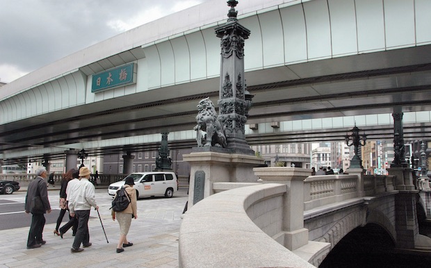 shuto expressway japan tokyo covers nihonbashi bridge eyesore architecture