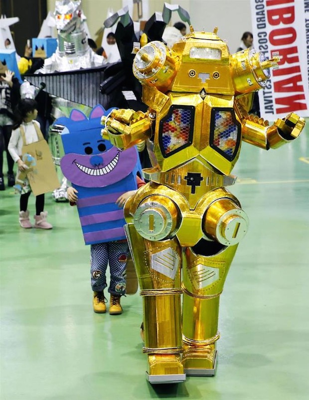 danborian cardboard costume festival contest cosplay japan aomori