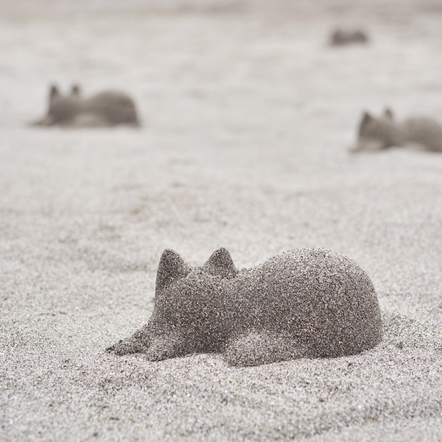 neko cup sand sleeping cat japan sculpture