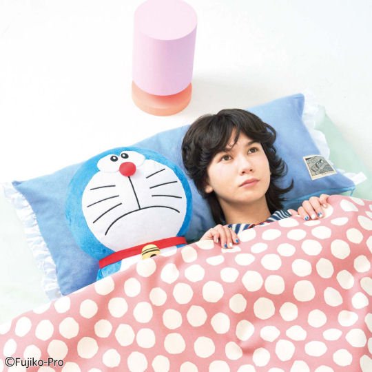 Oreiller Doraemon pour compagnon de sommeil